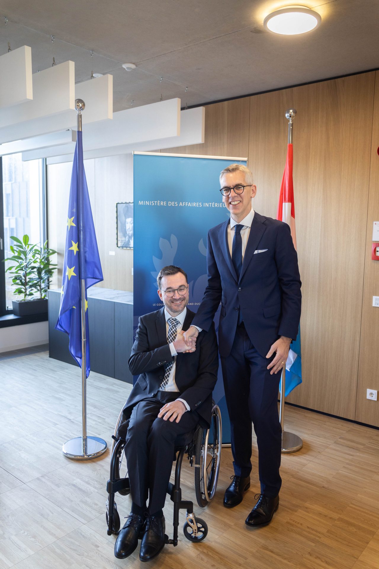 (de g. à dr.) Tom Weber, échevin de la commune de Junglinster; Léon Gloden, ministre des Affaires intérieures